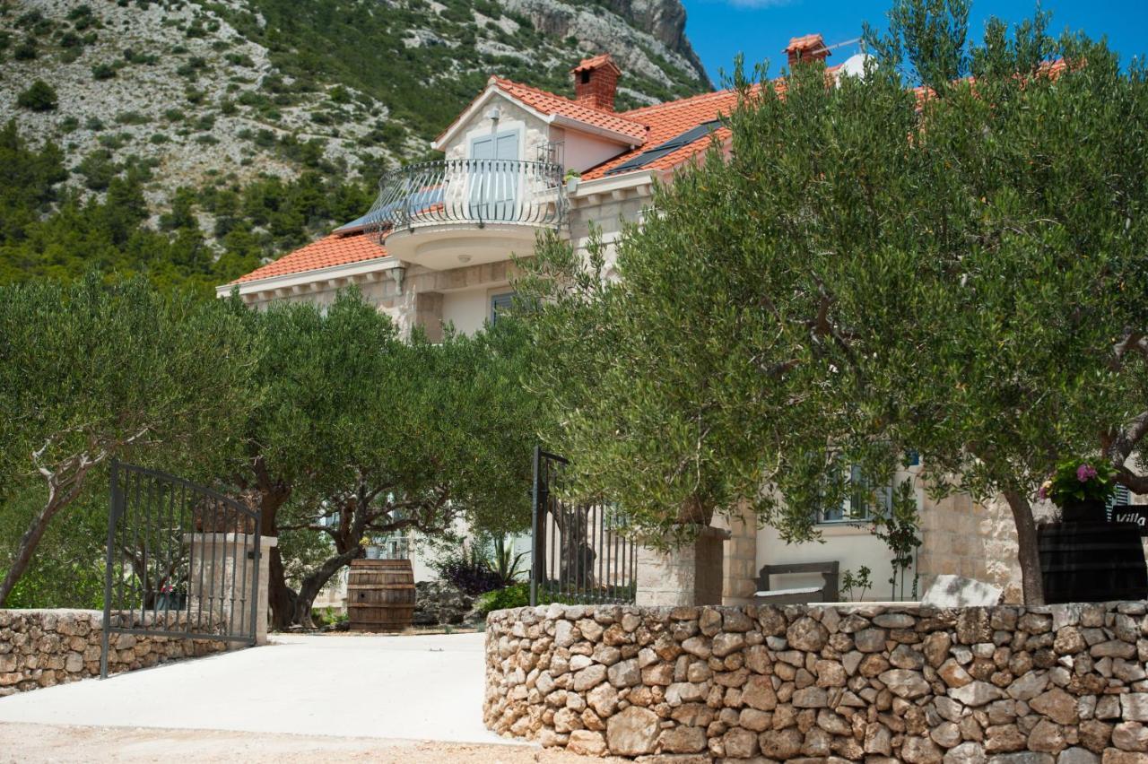 Villa Franka With Swimming Pool Bol Eksteriør billede