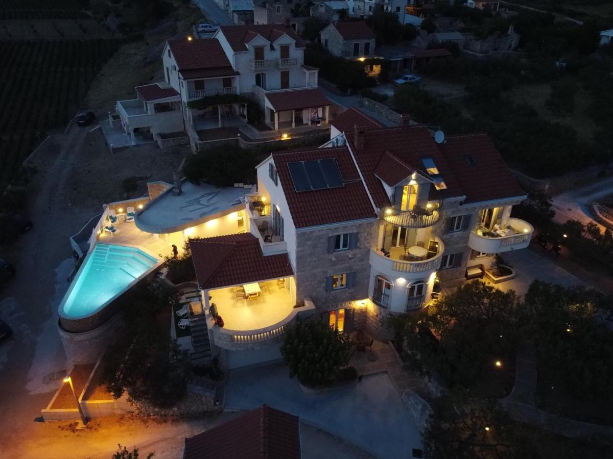 Villa Franka With Swimming Pool Bol Eksteriør billede