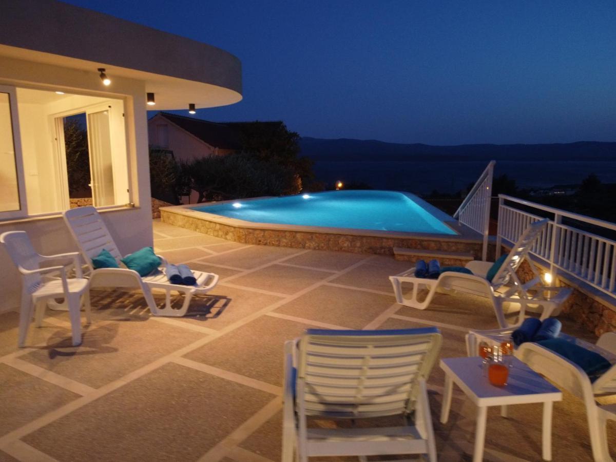 Villa Franka With Swimming Pool Bol Eksteriør billede